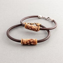  Bracelet Infinito duo en ivoire végétal et pomme de pin - artisanat de Lège Cap Ferret en tagua, ivoire végétal par Kokobelli