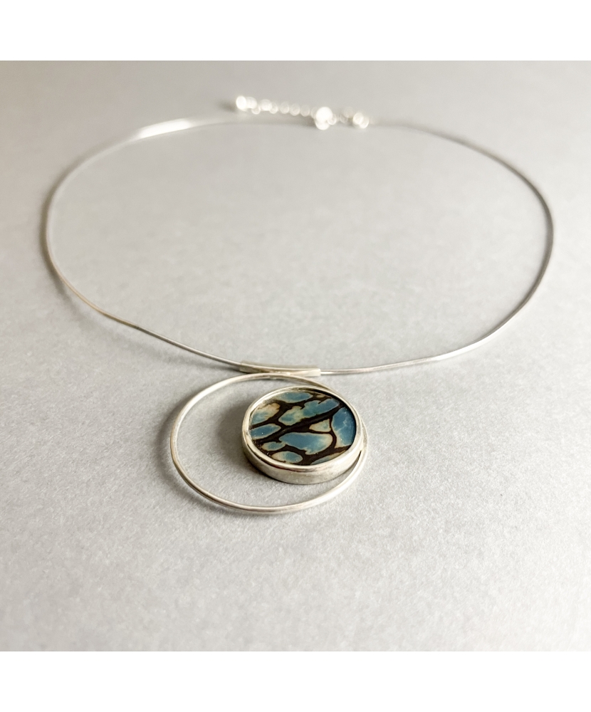 Collier AZUR en ivoire végétal teinté, bleu océan, et argent massif