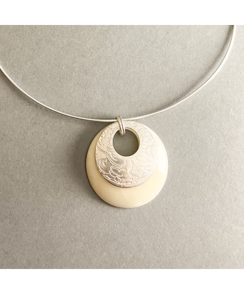 Collier Gaïa ivoire végétal et argent gravé à l'eau forte