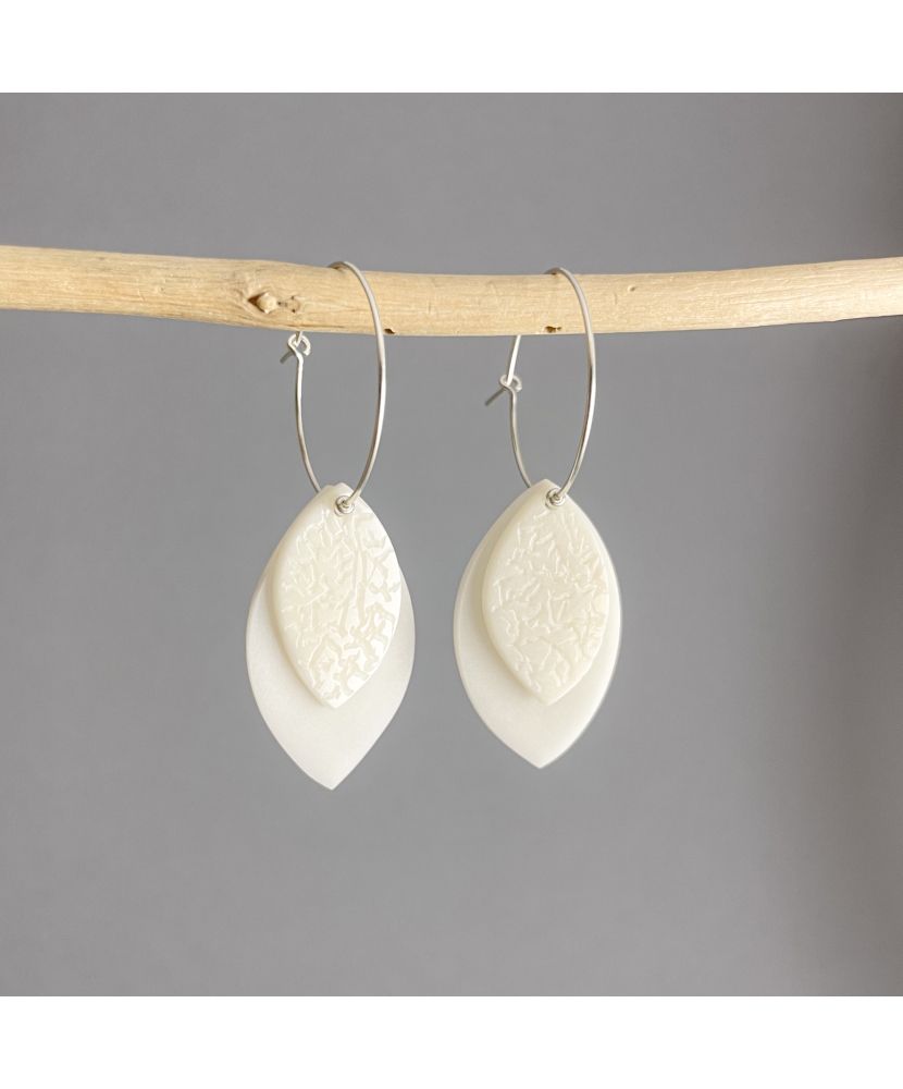 Boucles d'oreilles en ivoire végétal gravé