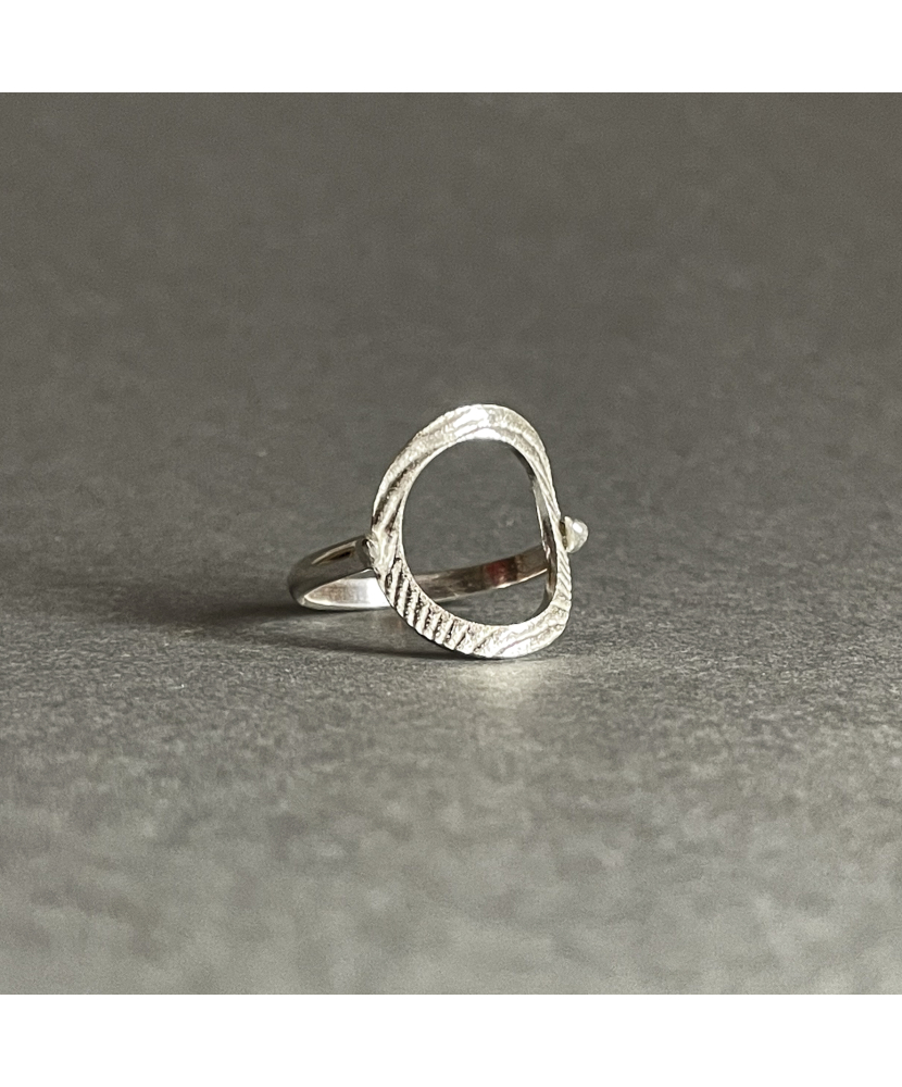 Bague ELLIPSE collection SEPPIA, en argent recyclé et fondu à l'os de seiche
