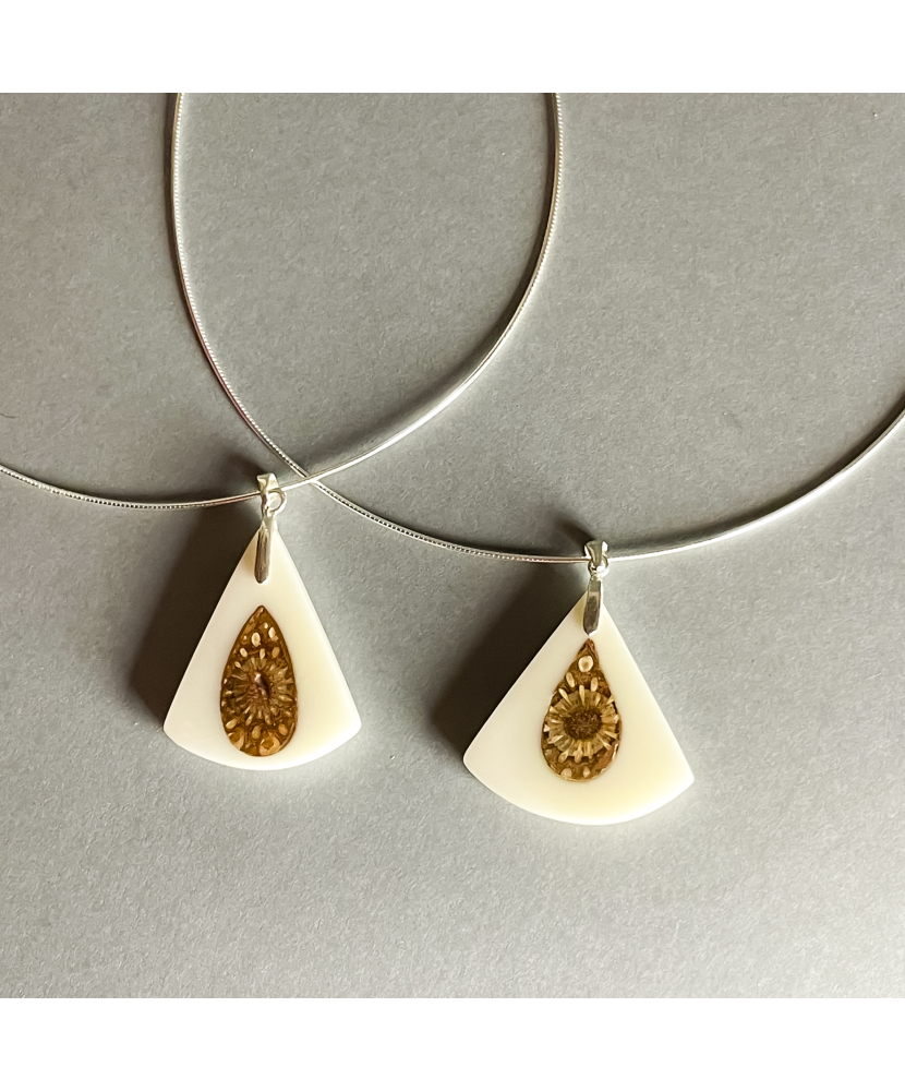 Collier Silvana Abete d'oro en ivoire végétal et pomme de pin