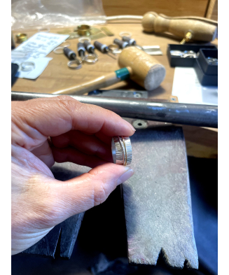 Stage fabrication bague tournante anti-stress  de méditation en argent massif Lège-Cap-Ferret Kokobelli