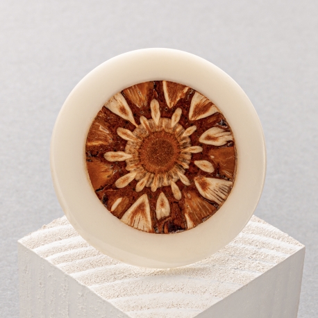 Pomme de pin en tagua, ivoire végétal - Broche Girasol en ivoire végétal  et pomme de pin fabriquée en France en Gironde  - kokobelli
