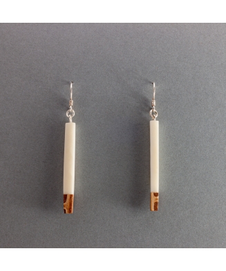 Boucles d'oreille Mika en ivoire végétal et pomme de pin fabriquées en France en Gironde 