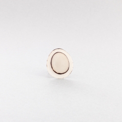  Bague Mina blanche en ivoire végétal pour les bijoux addict ! Fabriqué à Lège Cap Ferret. en tagua, ivoire végétal par Kokobelli