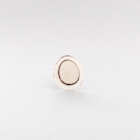 Bagues en tagua, ivoire végétal - Bague Mina blanche en ivoire végétal pour les bijoux addict ! Fabriqué à Lège Cap Ferret. - kokobelli
