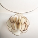 Collier pendentif Rose blanche en ivoire végétal - Artisanat de Lège Cap Ferret