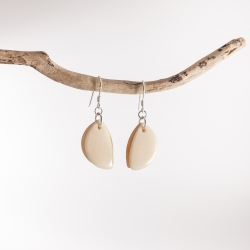 Boucles d'oreilles Flora blanches