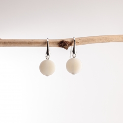 Boucles d'oreilles Perla blanches (plates)